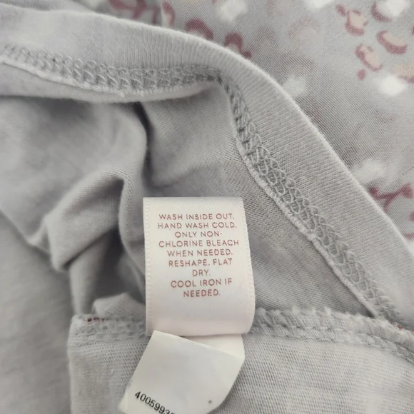 LC Lauren Conrad Gray Blouse with Red Floral Pattern, size M - Picture 8 of 8